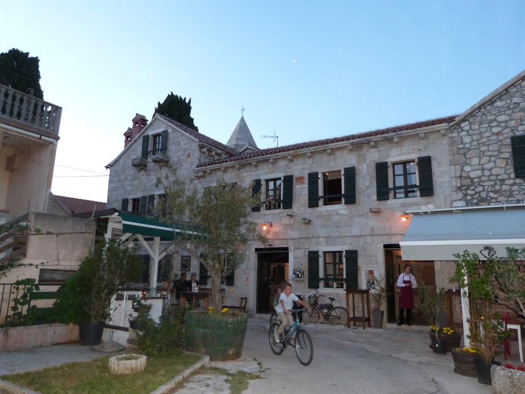 Apartments Eva Sukošan المظهر الخارجي الصورة
